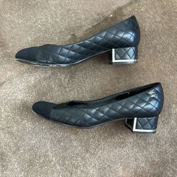 CHANEL Quilted Diamond Leather Interlocking CC Sliver Metal Heels Toe Cap - Picture 3 of 12